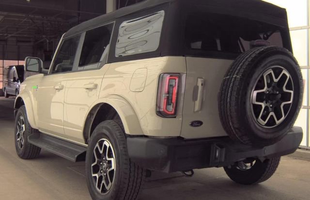 Certified 2025 Ford Bronco Outer Banks AWD/4WD image 2