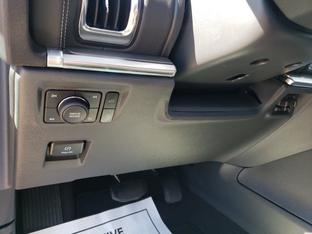 Certified 2025 Ford Expedition Platinum AWD/4WD image 13