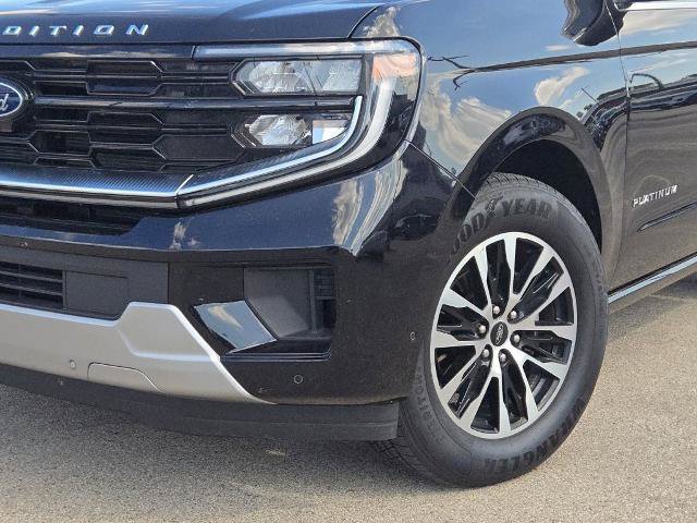 Certified 2025 Ford Expedition Platinum AWD/4WD image 3