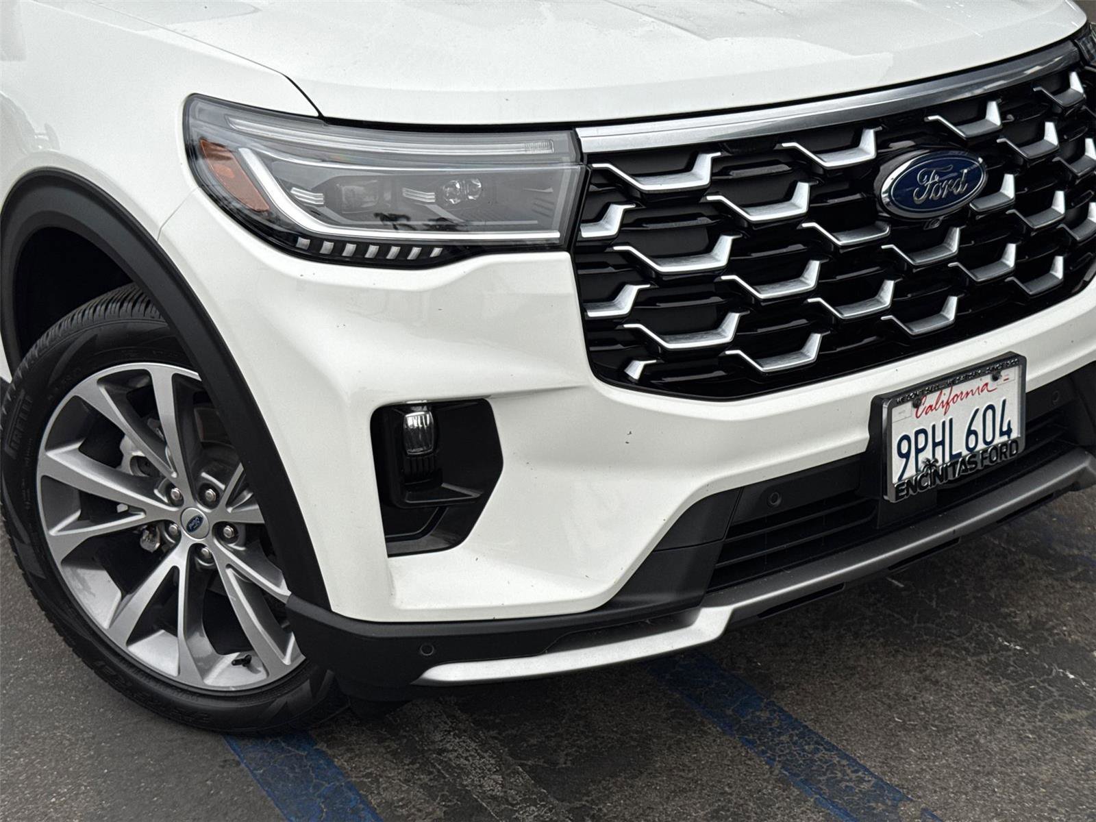 Certified 2025 Ford Explorer Platinum w/ Ultimate Package AWD/4WD image 9