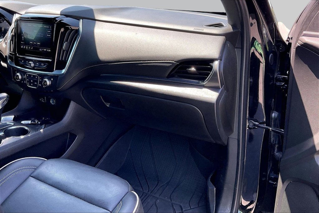 Used 2022 Chevrolet Traverse Premier w/ LPO, Floor Liner Package FWD image 17