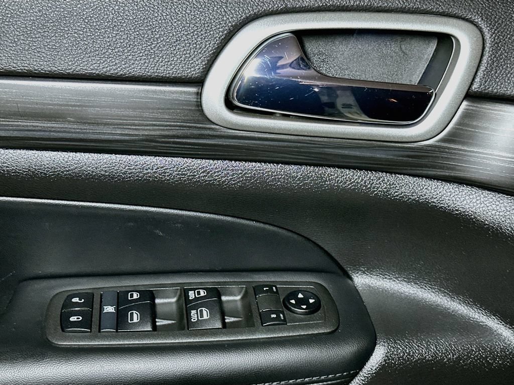 Used 2021 Jeep Grand Cherokee Laredo X AWD/4WD image 17