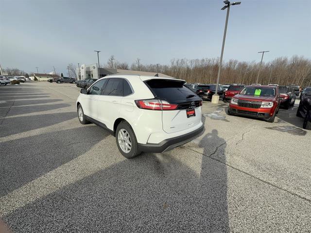 Certified 2022 Ford Edge SEL w/ Convenience Package image 3