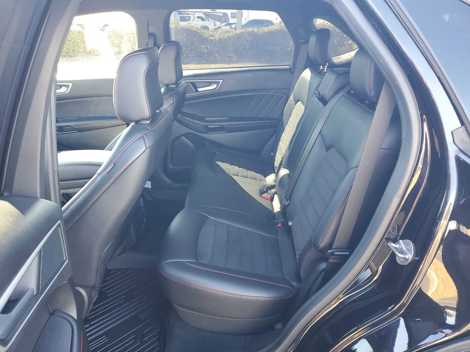 Certified 2024 Ford Edge ST-Line image 11