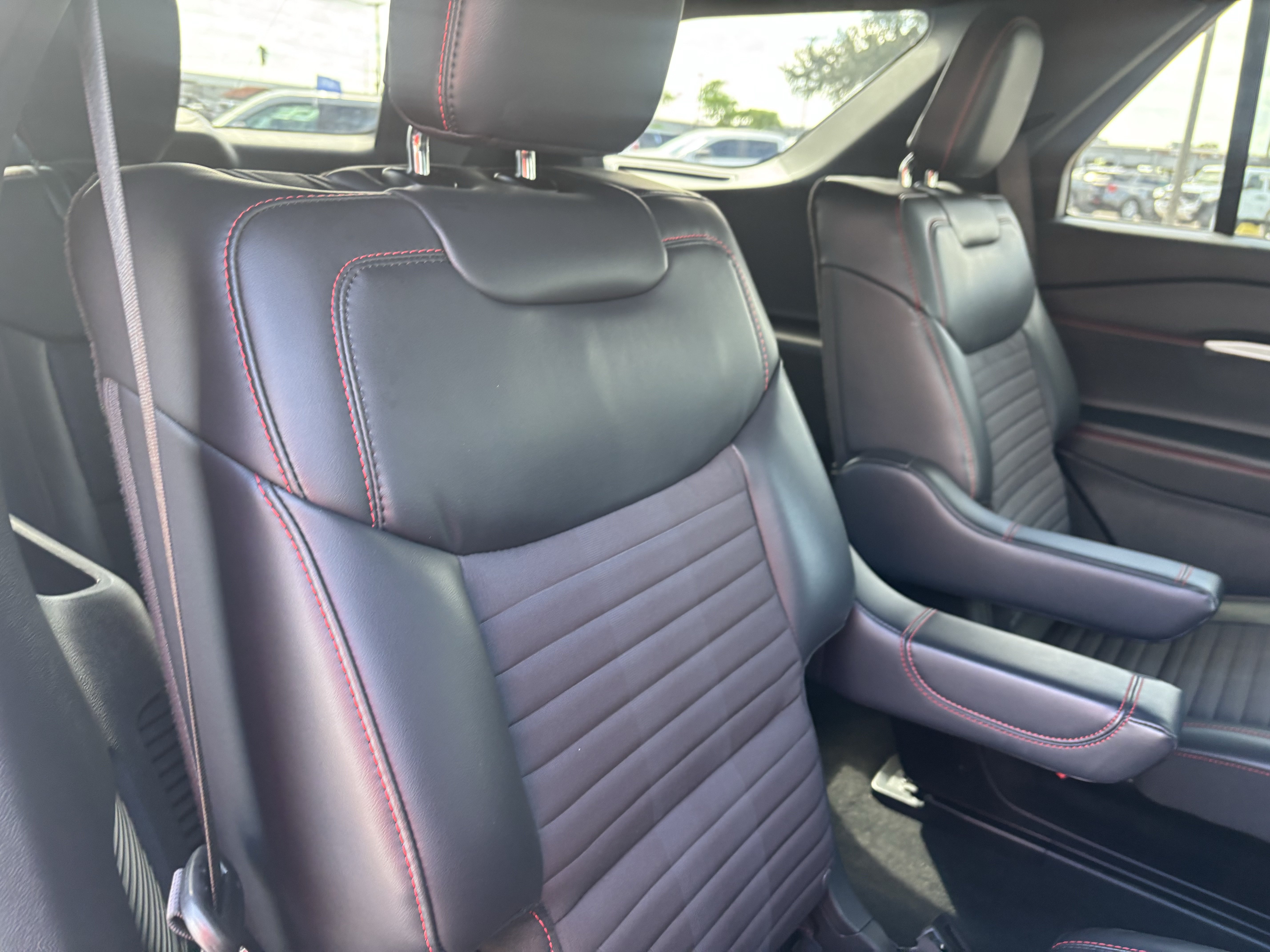 Certified 2026 Ford Explorer ST-Line w/ ST-Line Street Pack RWD image 24