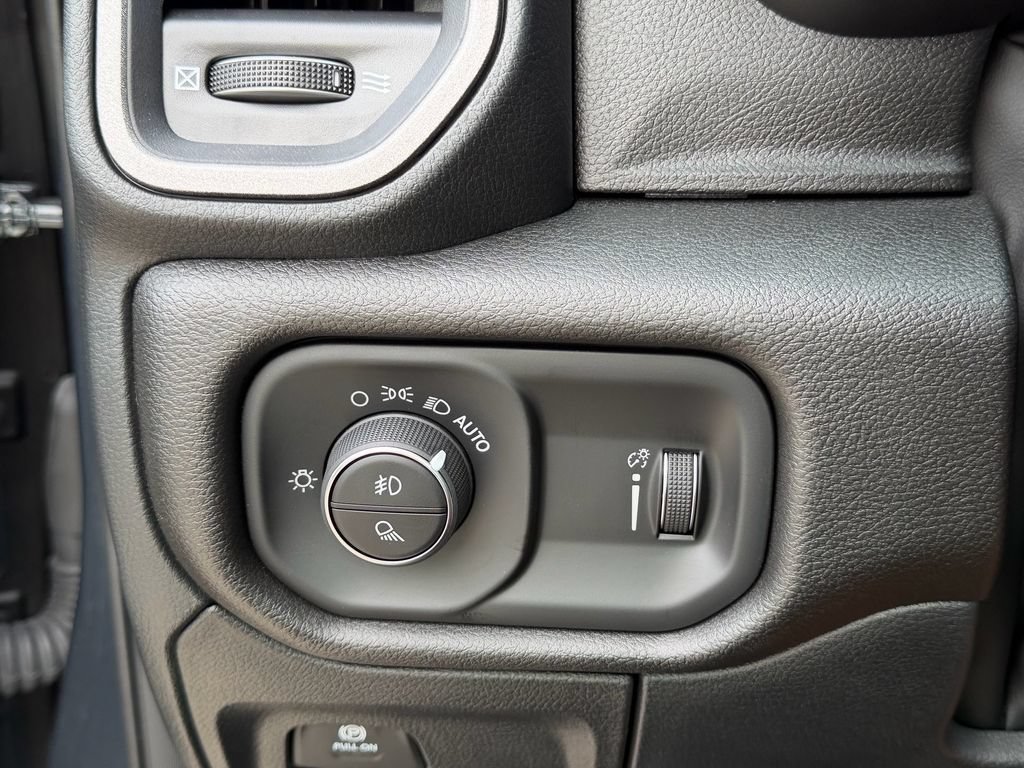 Used 2026 RAM 1500 Express RWD image 27