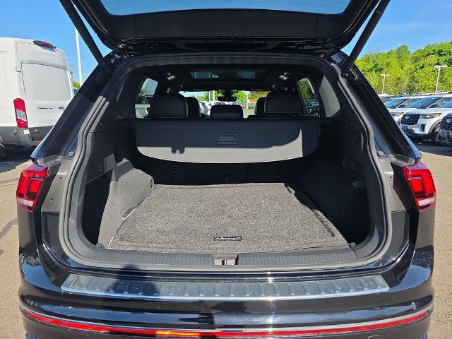 Used 2022 Volkswagen Tiguan SEL R-Line AWD/4WD image 14
