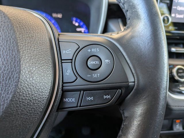 Used 2022 Toyota Corolla Cross XLE image 23