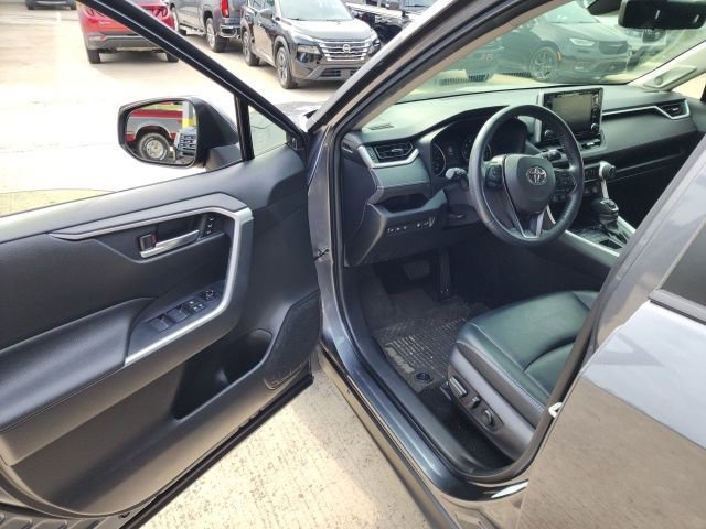 Used 2021 Toyota RAV4 XLE Premium AWD/4WD image 19