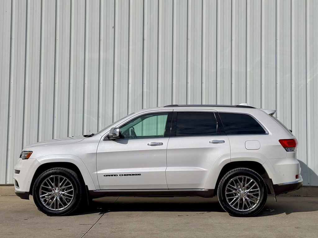 Used 2017 Jeep Grand Cherokee Summit image 2