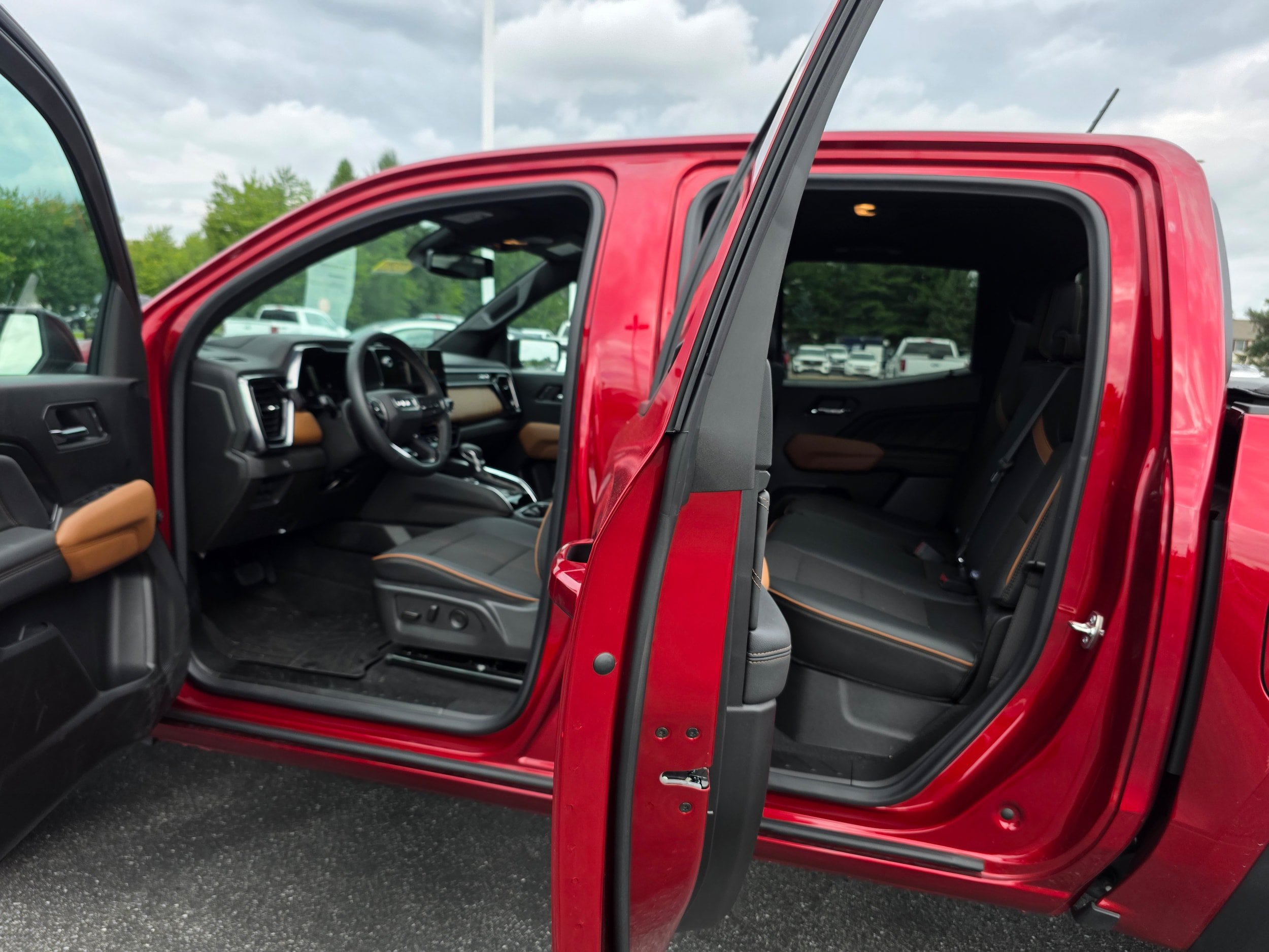 Used 2026 GMC Canyon AT4 AWD/4WD image 8