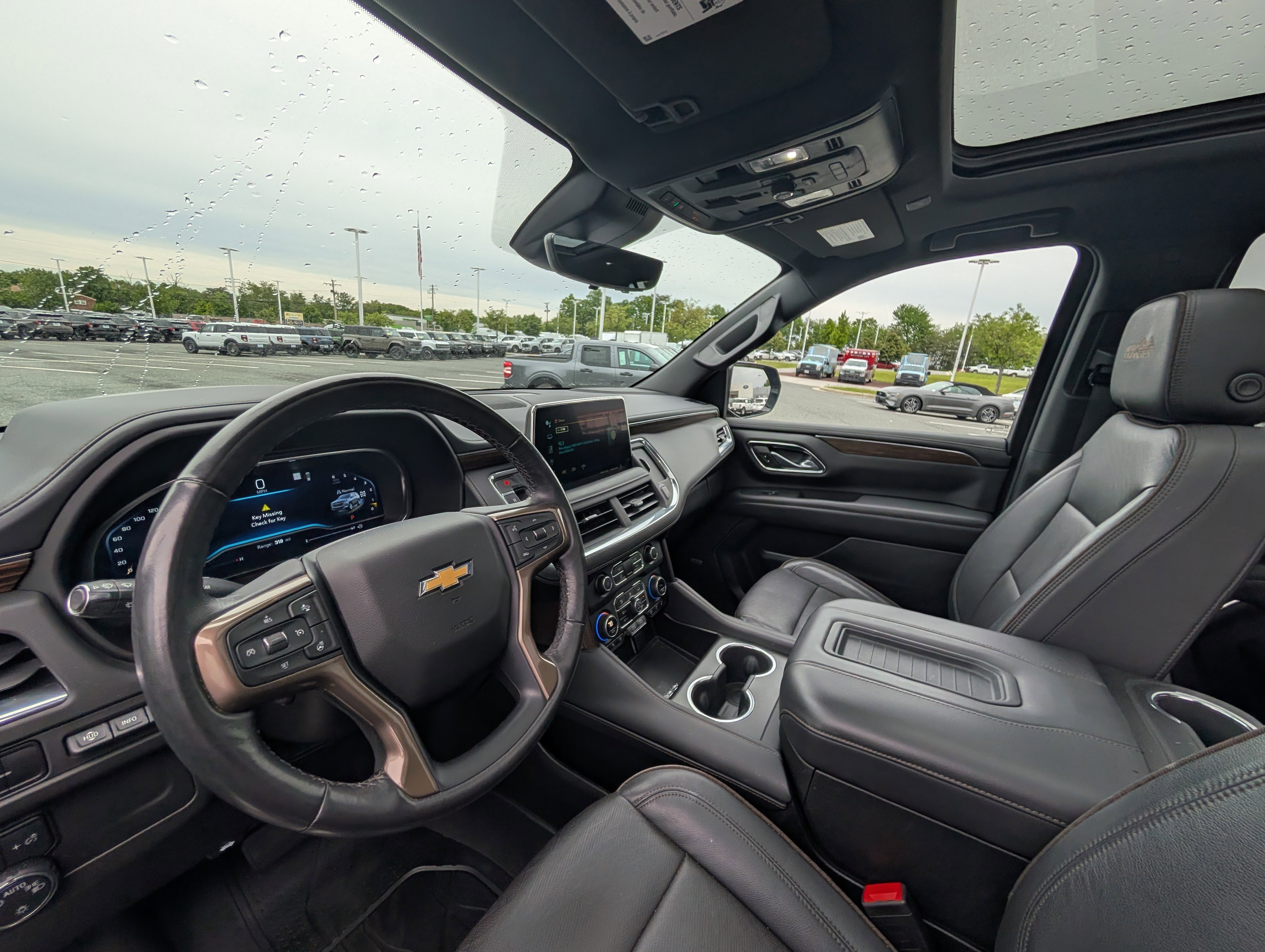 Used 2023 Chevrolet Tahoe High Country w/ Premium Package 2 AWD/4WD image 17