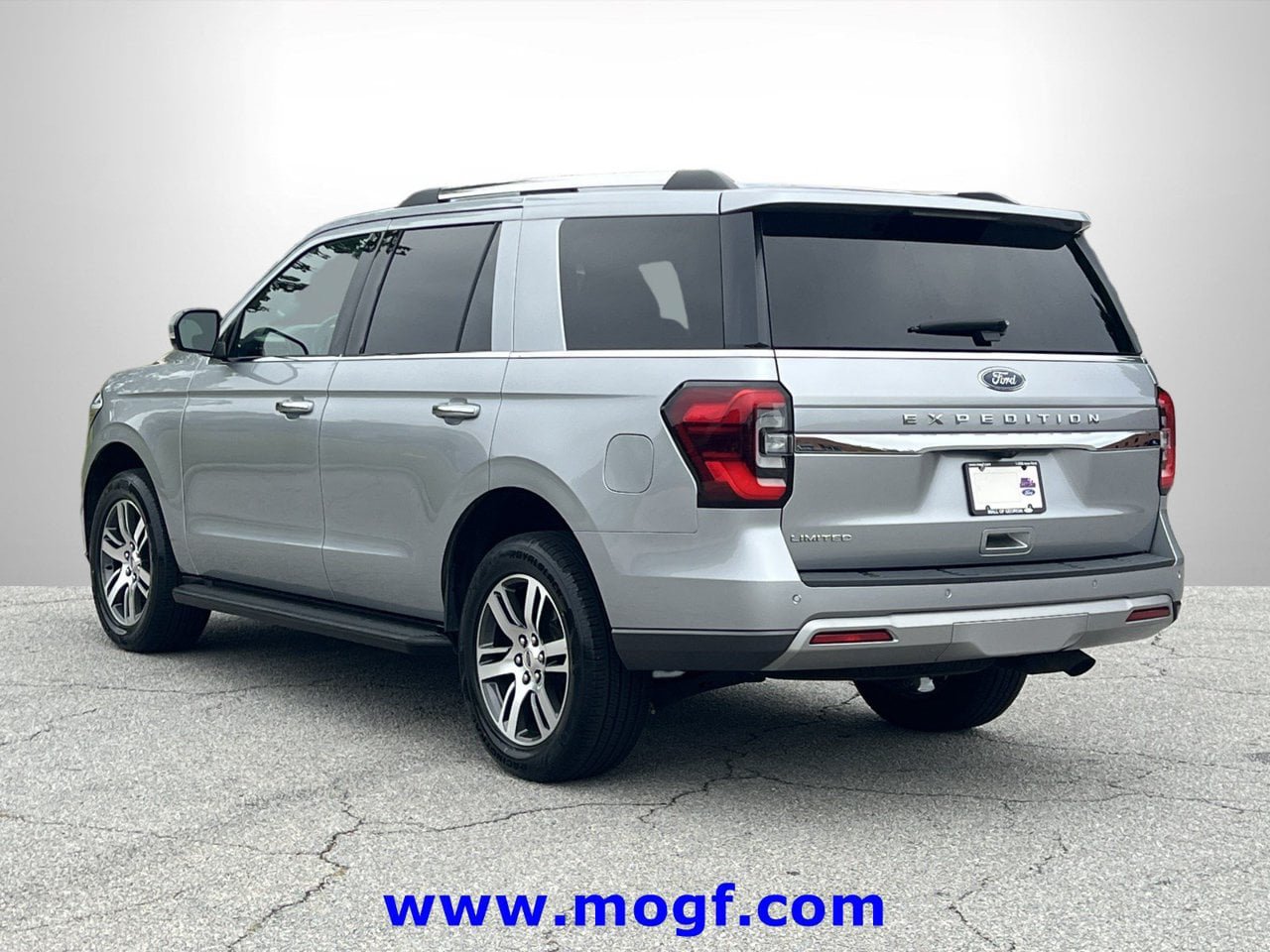 Certified 2024 Ford Expedition Limited RWD image 2