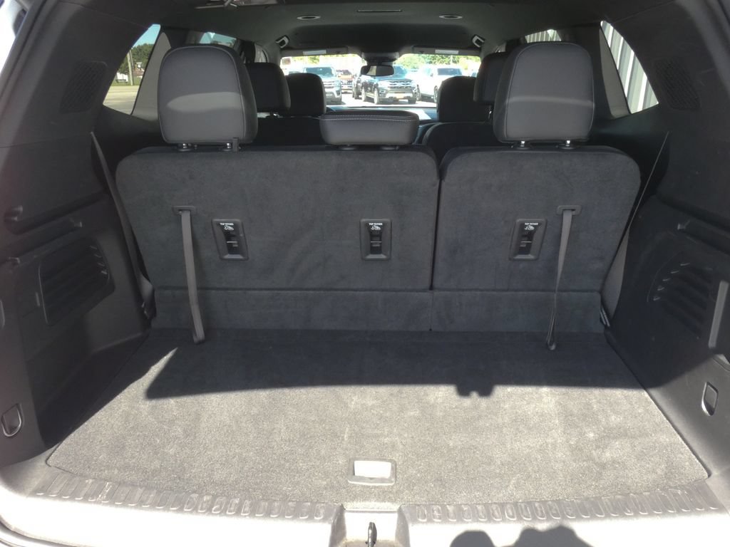 Used 2025 Buick Enclave Preferred AWD/4WD image 28