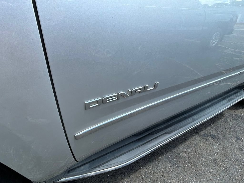 Used 2017 GMC Yukon Denali w/ Open Road Package AWD/4WD image 5
