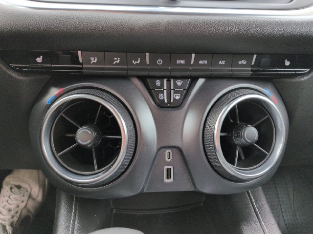 Used 2025 Chevrolet Blazer LT AWD/4WD image 40