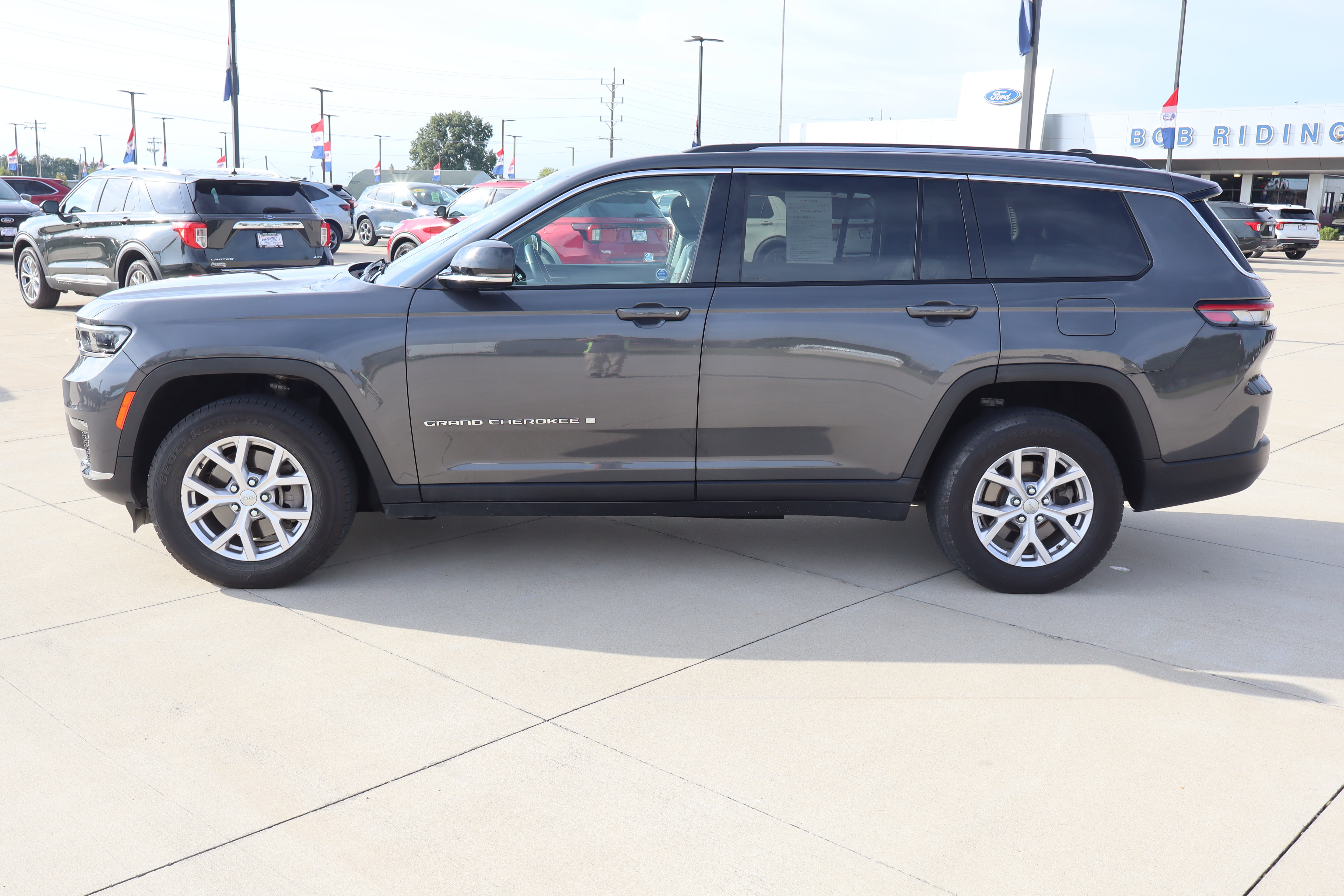 Used 2021 Jeep Grand Cherokee L Limited AWD/4WD image 8