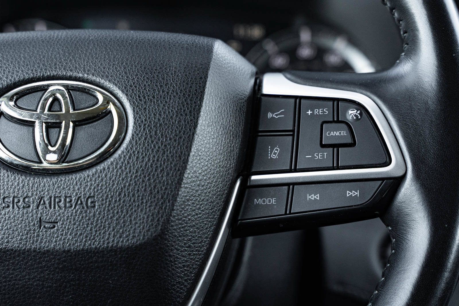 Used 2022 Toyota Highlander XLE FWD image 25