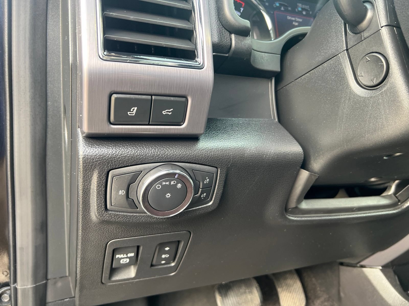 Certified 2019 Ford Expedition Platinum AWD/4WD image 27