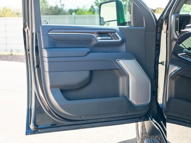 Used 2025 Chevrolet Silverado 2500 High Country w/ Technology Package AWD/4WD image 18