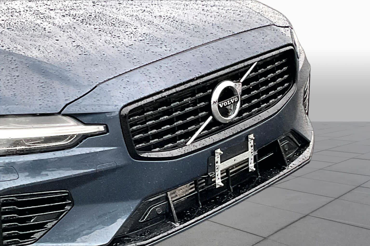 Used 2022 Volvo S60 T8 R-Design w/ Advanced Package AWD/4WD image 27
