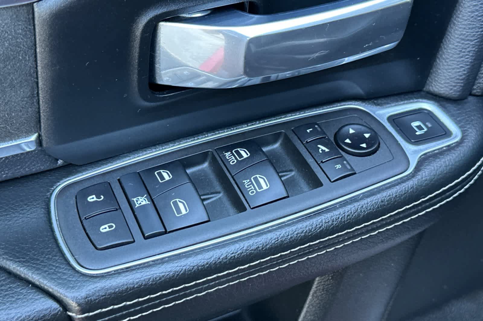 Used 2021 RAM 3500 Laramie AWD/4WD image 13