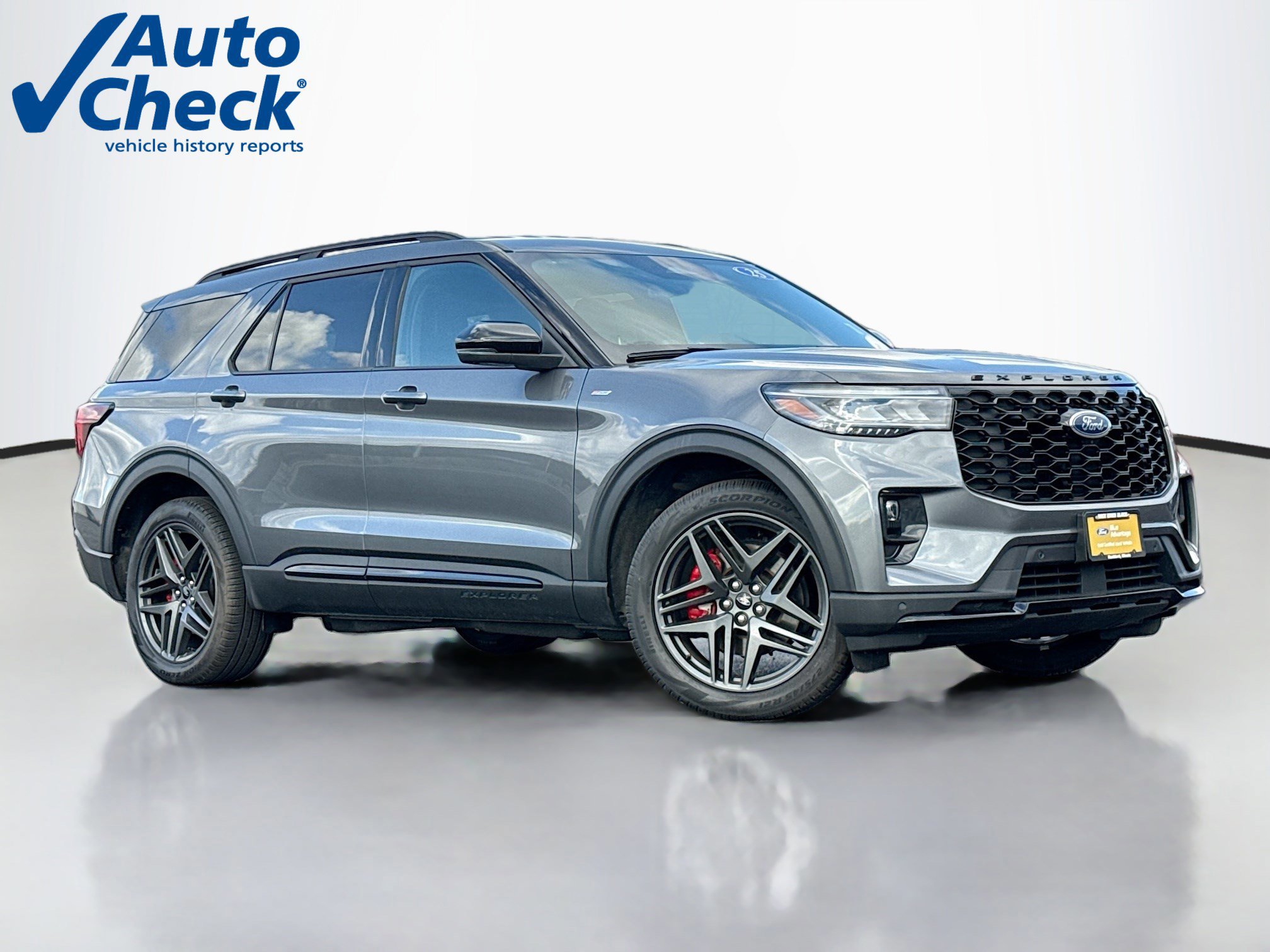 Certified 2025 Ford Explorer ST-Line w/ Premium Package AWD/4WD image 4