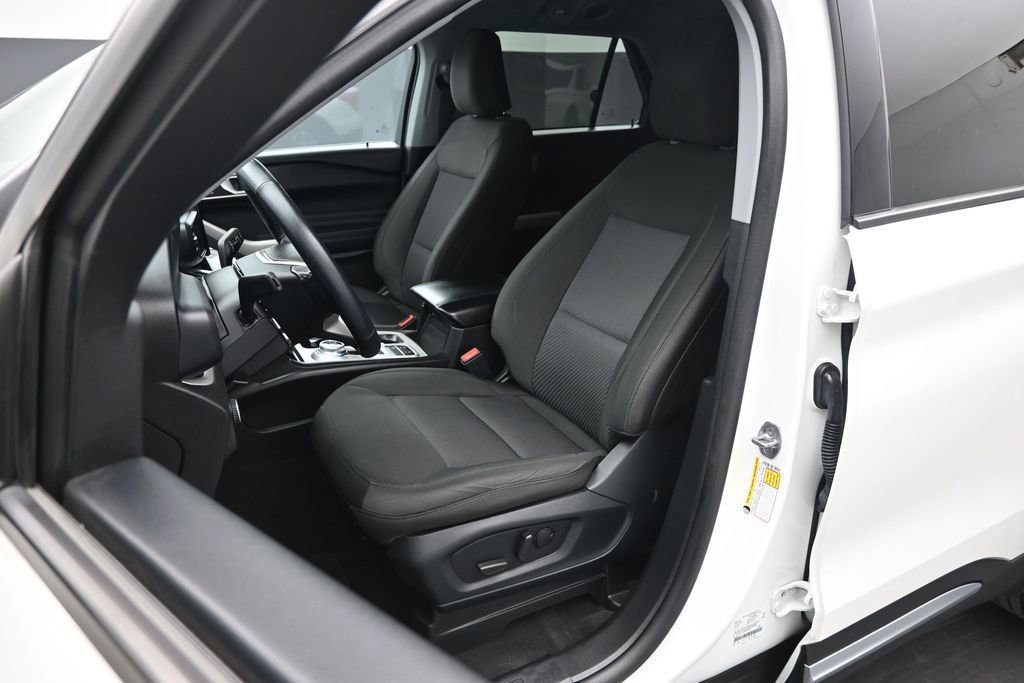 Certified 2023 Ford Explorer XLT RWD image 36