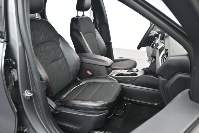 Certified 2025 Ford Escape ST-Line FWD image 31