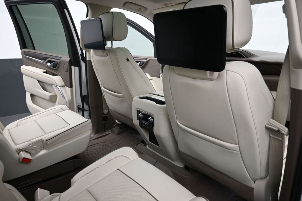 Used 2021 GMC Yukon XL Denali w/ Denali Premium Package RWD image 12