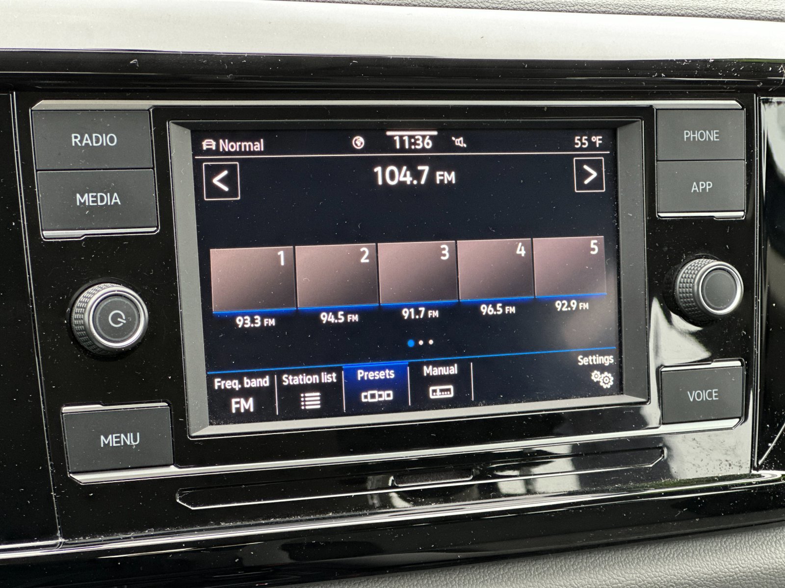 Used 2022 Volkswagen Taos S image 18