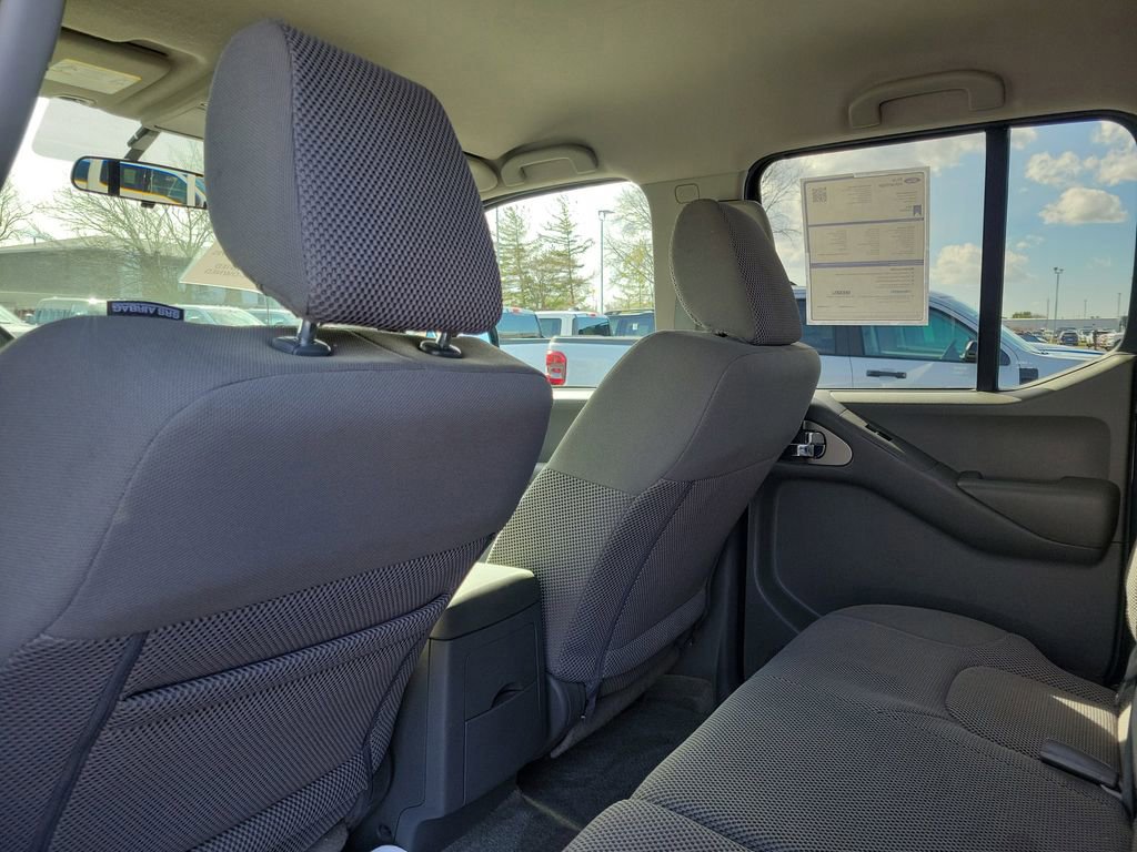 Used 2017 Nissan Frontier SV image 16