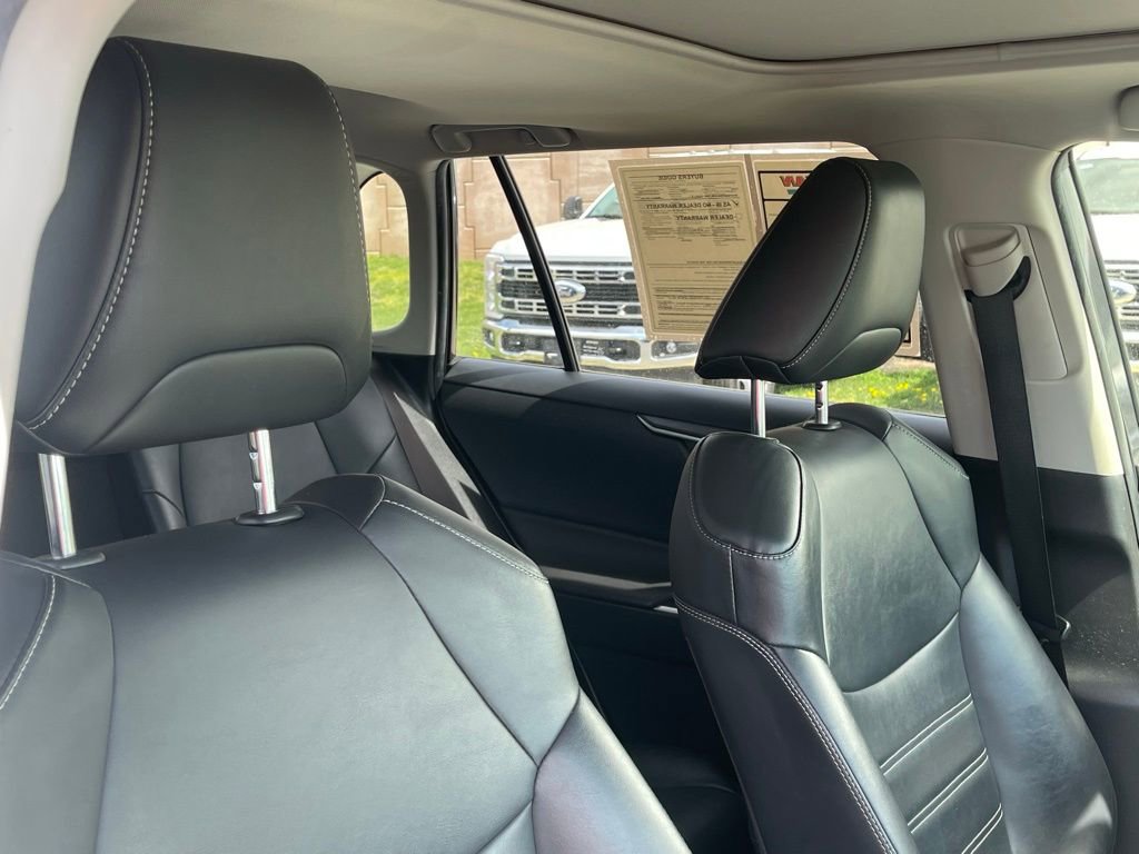 Used 2019 Toyota RAV4 XLE Premium w/ Cold Weather Package AWD/4WD image 17