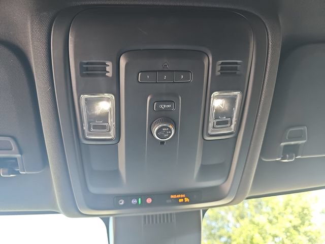 Used 2023 GMC Yukon SLT RWD image 35