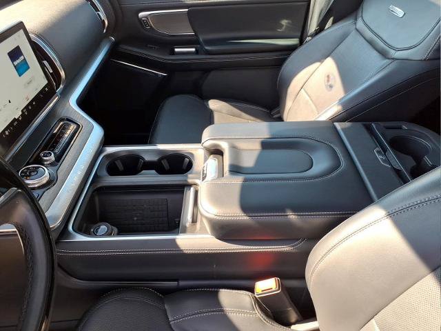 Certified 2025 Ford Expedition Platinum w/ Driver's Package AWD/4WD image 26