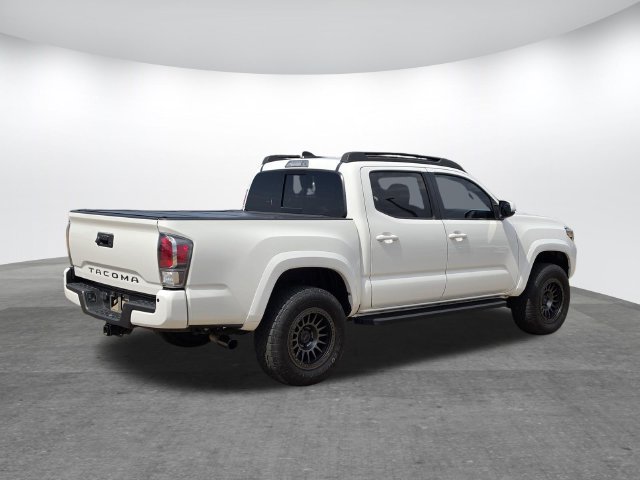 Used 2022 Toyota Tacoma TRD Sport w/ TRD Premium Sport Package AWD/4WD image 6