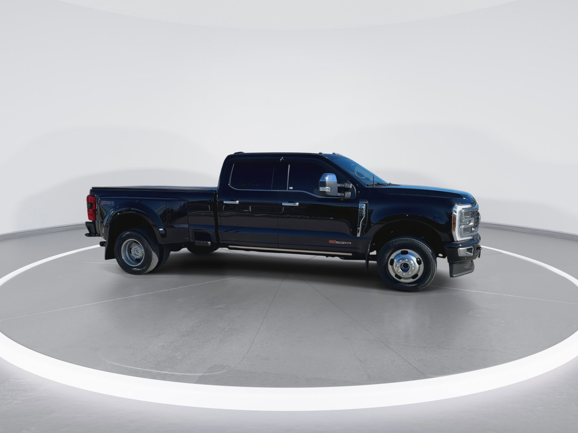 Certified 2025 Ford F350 Platinum w/ Platinum Plus Package image 3