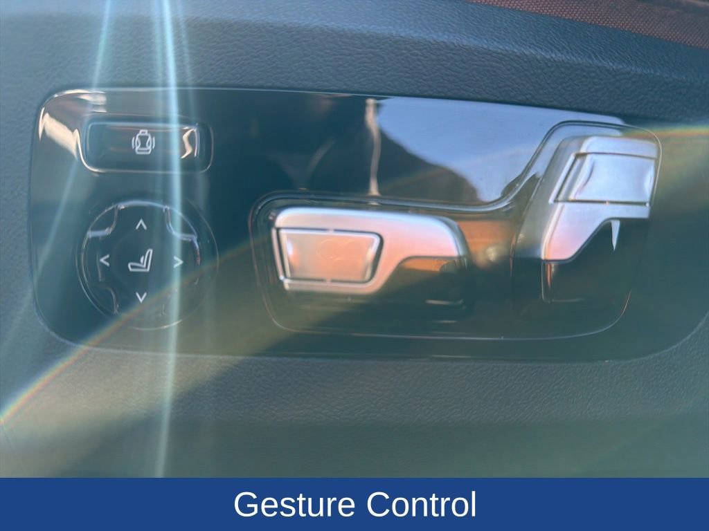 Used 2022 BMW X5 M50i w/ Executive Package image 16