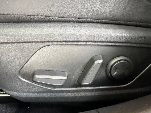 Used 2023 Hyundai Elantra Limited FWD image 31