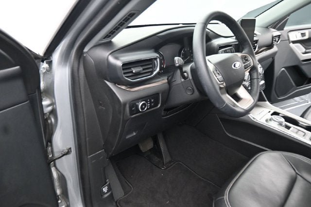 Certified 2023 Ford Explorer Limited w/ Limited Technology Package AWD/4WD image 26