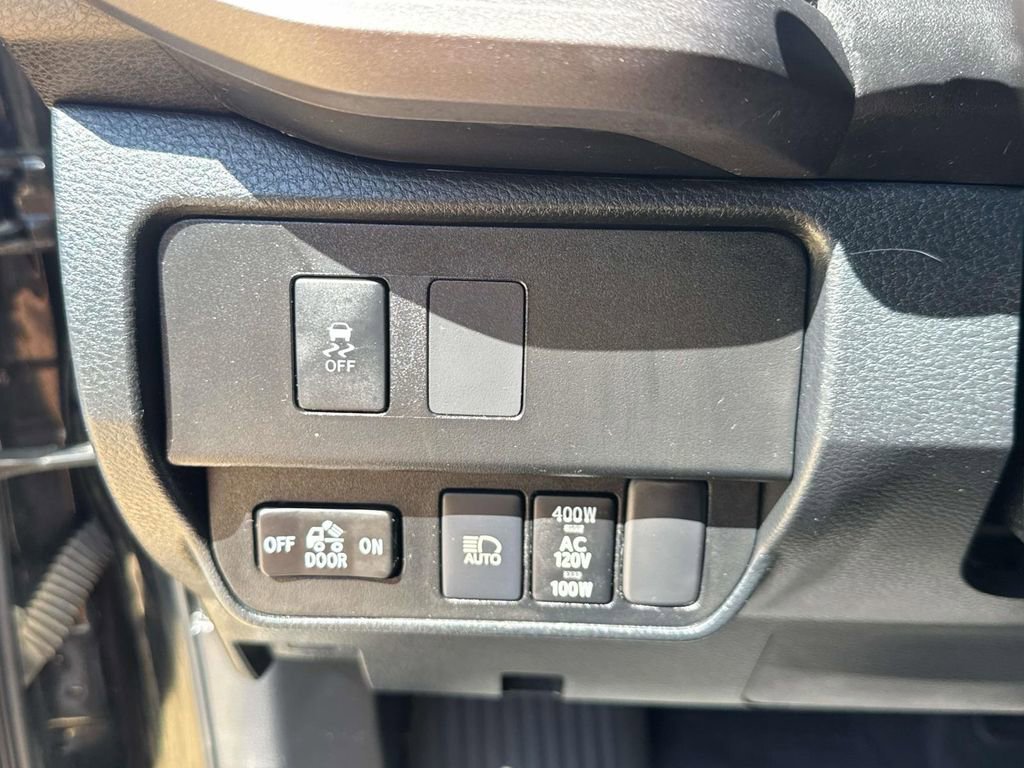 Used 2021 Toyota Tacoma TRD Off-Road w/ Technology Package AWD/4WD image 22