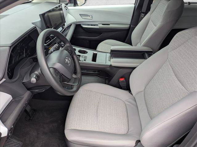 Used 2025 Toyota Sienna LE w/ LE Plus Package AWD/4WD image 16