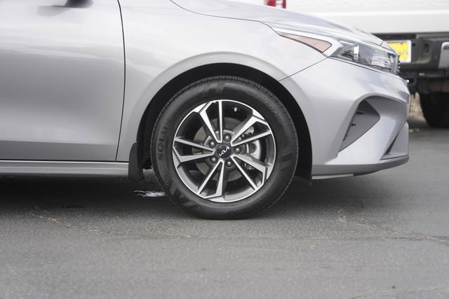 Used 2024 Kia Forte LXS w/ LXS Technology Package FWD image 7