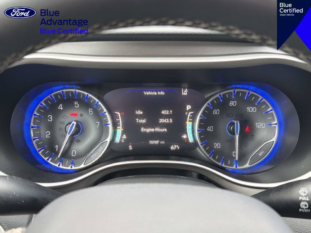 Used 2023 Chrysler Pacifica Touring-L FWD image 24