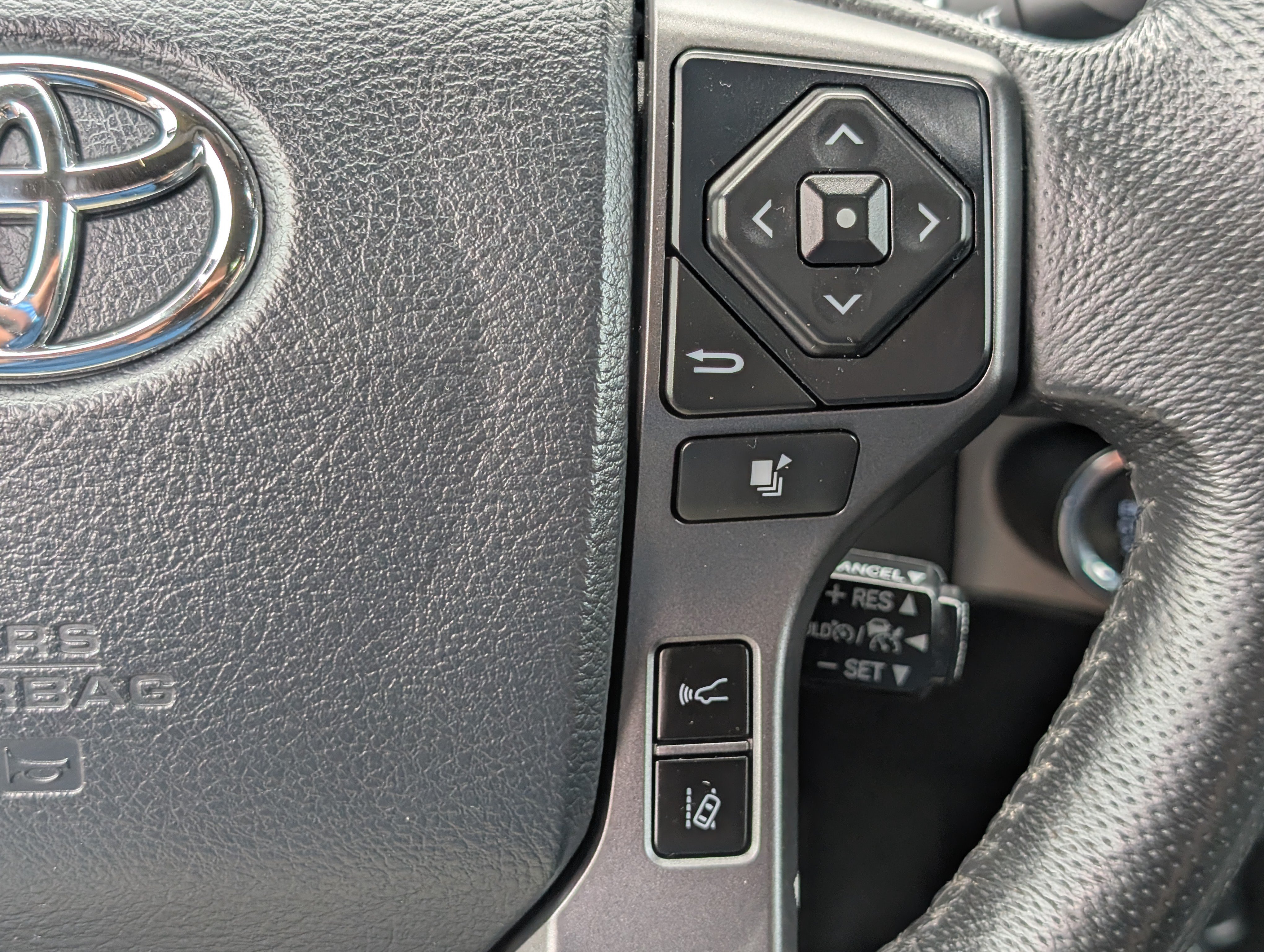 Used 2019 Toyota Tacoma TRD Off-Road AWD/4WD image 20