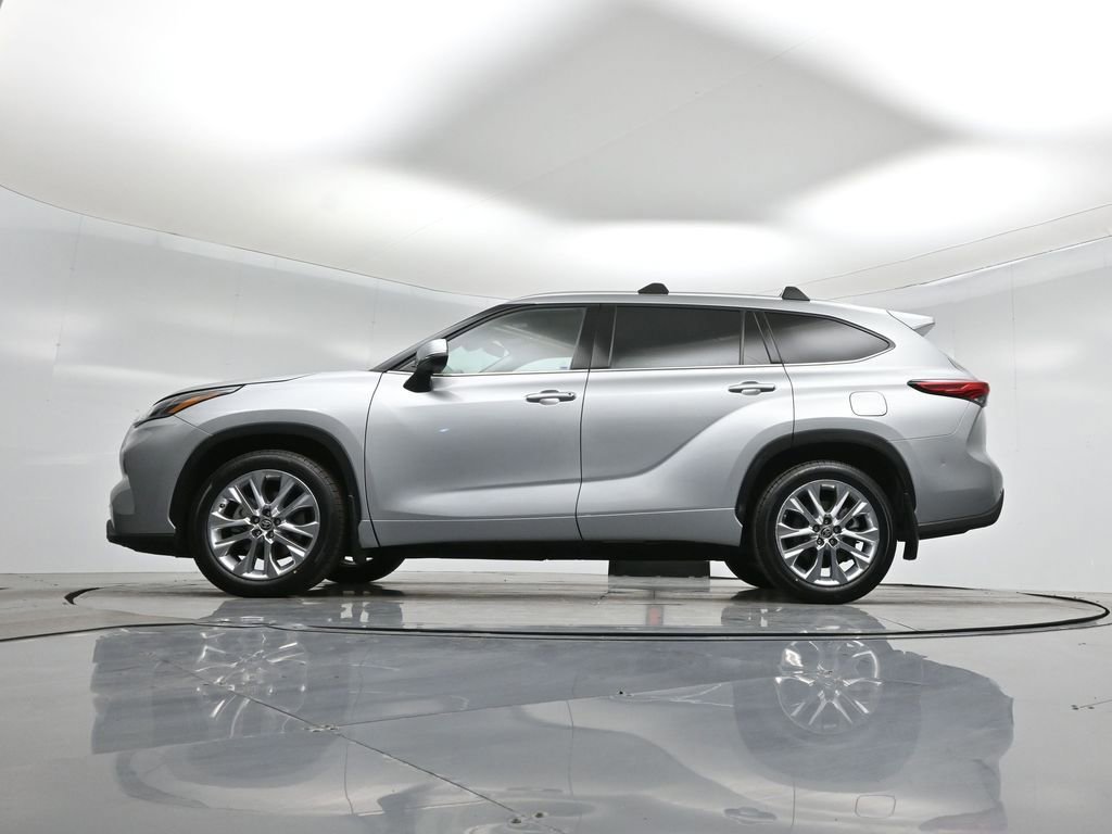 Used 2022 Toyota Highlander Limited image 21