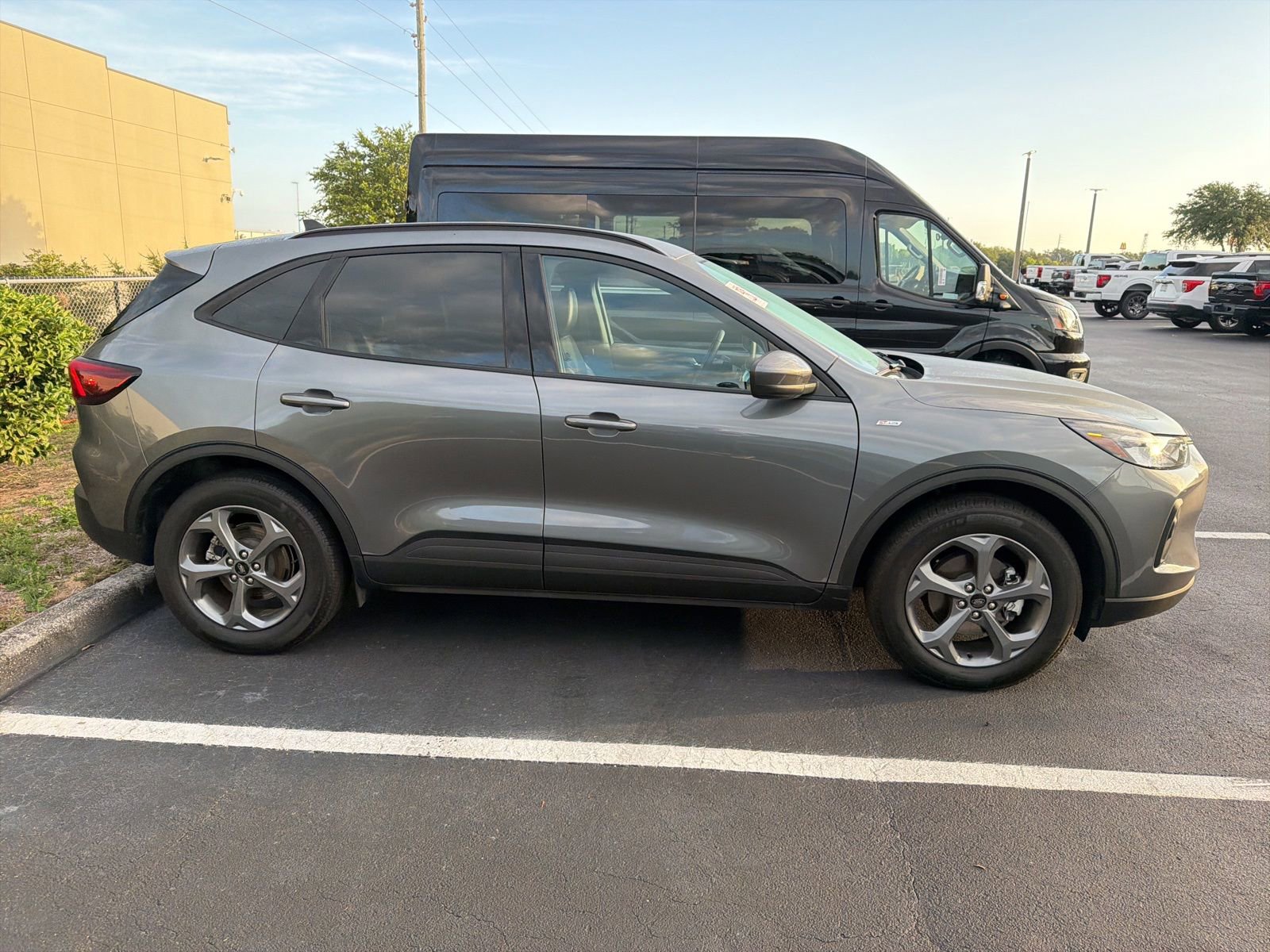 Certified 2025 Ford Escape ST-Line Select AWD/4WD image 4