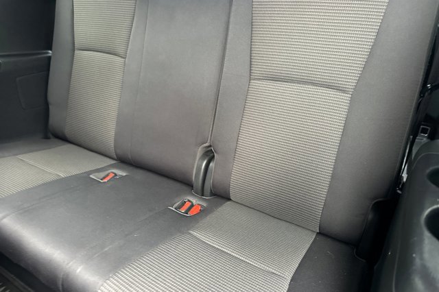 Used 2020 Toyota Highlander LE image 18