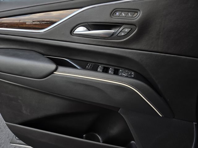 Used 2023 Cadillac Escalade Premium Luxury AWD/4WD image 19