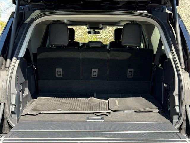 Certified 2025 Ford Expedition Max Platinum image 22